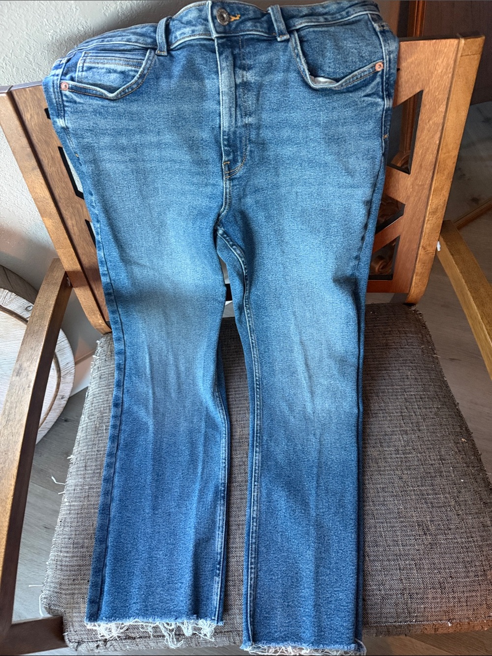 Zara Medium Blue High-Rise Flare Jeans with Frayed Hem Sz 10